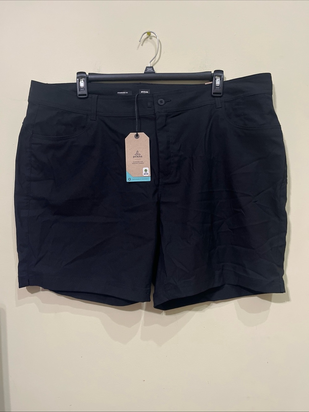 Prana Utility Shorts Women’s 22W Black Halle Plus II Performance 7in Inseam